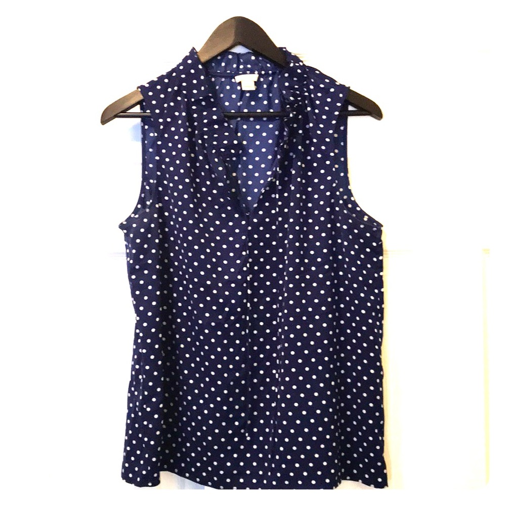 Awesome light weight and lose fitting blouse.